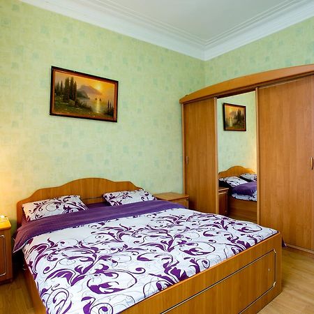 Apartments On Bolshaya Morskaya 65 นิโกลาเยฟ ภายนอก รูปภาพ